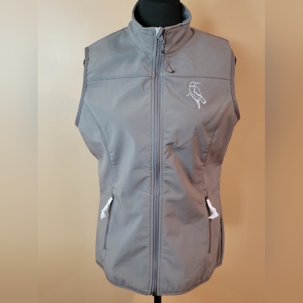 NWOT CLIQUE Vest, Zipper Closure with Pockets, Embroidered Bird Detail, Medium